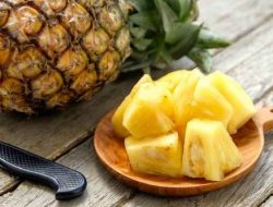 Apa Manfaat Buah Nanas Dalam Pengobatan Herbal dan Apa Saja Efek Sampingnya ?