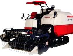 Mesin Pemanen dan Merontokkan Padi Combine Harvester Yanmar