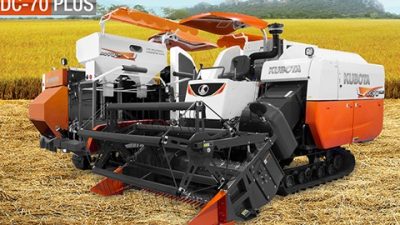 Mesin Memanen Combine Harvester Kubota DC 70 Plus dan DC 93